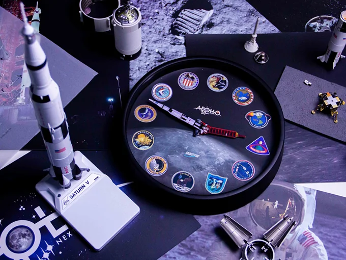 Apollo AR Clock and Saturn V AR Metal Model